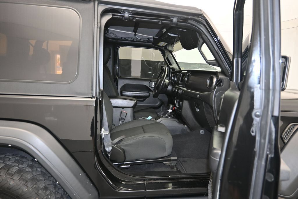 Used 2021 Jeep Wrangler Sport AWD/4WD image 25
