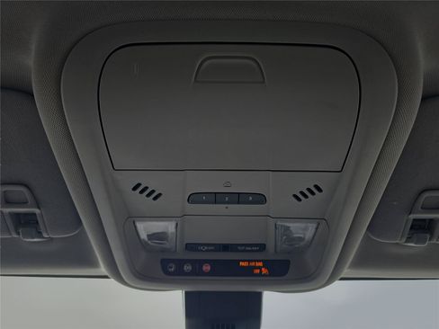 Used 2020 Chevrolet Equinox LT w/ Sport Edition AWD/4WD image 18