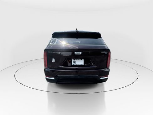 Used 2025 Cadillac Escalade IQ Luxury 2 AWD/4WD image 7