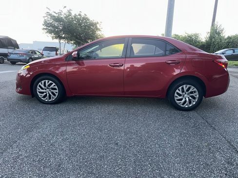 Used 2019 Toyota Corolla LE image 2