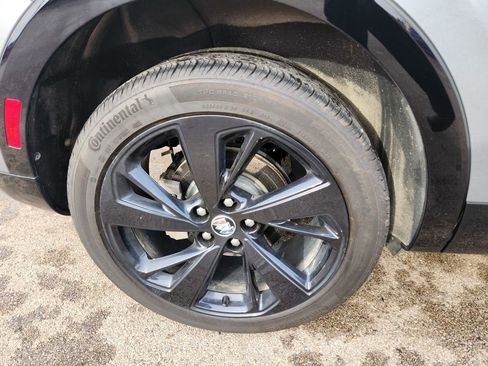 Used 2023 Buick Envision Essence w/ Sport Touring Package image 43