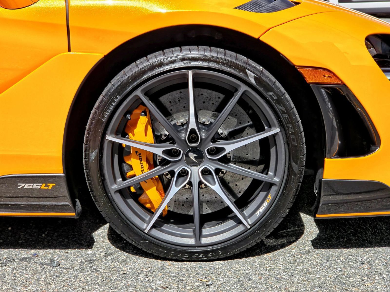 Used 2022 McLaren 765LT RWD image 12
