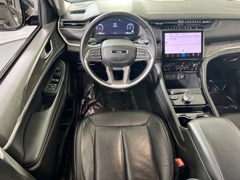 Used 2022 Jeep Grand Cherokee Limited image 22