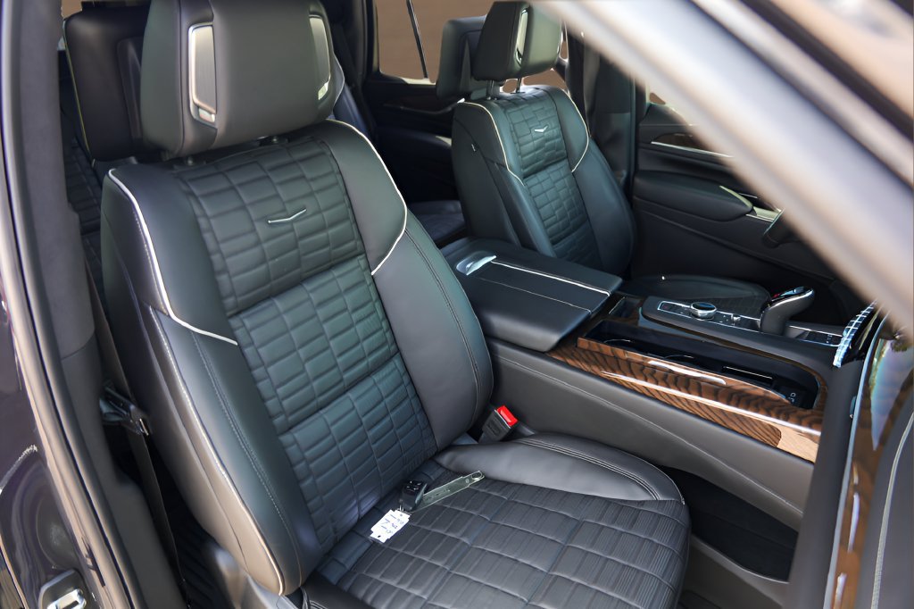 Certified 2024 Cadillac Escalade Premium Luxury Platinum w/ Heavy-Duty Trailer Package AWD/4WD image 32
