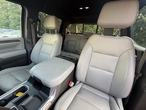 Used 2023 Chevrolet Silverado 1500 LT Trail Boss w/ Convenience Package II AWD/4WD image 8
