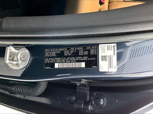 Used 2023 Volvo XC60 B5 Ultimate w/ Climate Package FWD image 42