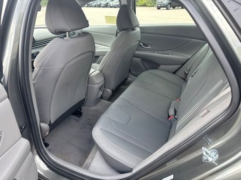 Used 2025 Hyundai Elantra Sport image 18