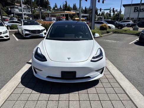 Used 2022 Tesla Model 3 Long Range AWD/4WD image 2