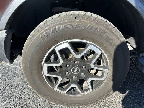 Used 2023 Ford Bronco Outer Banks image 11