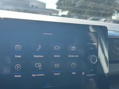 New 2026 Volkswagen Taos SE image 11