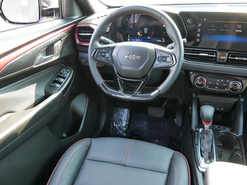 Used 2024 Chevrolet TrailBlazer RS w/ Driver Confidence Package AWD/4WD image 9