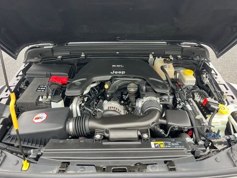 Used 2019 Jeep Wrangler Unlimited Rubicon image 34