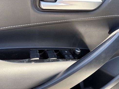 Used 2021 Toyota Corolla SE w/ Carpet Mat Package (TMS) FWD image 5
