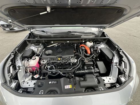 Used 2022 Toyota RAV4 XLE image 27
