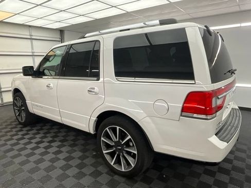 Used 2017 Lincoln Navigator Reserve AWD/4WD image 24