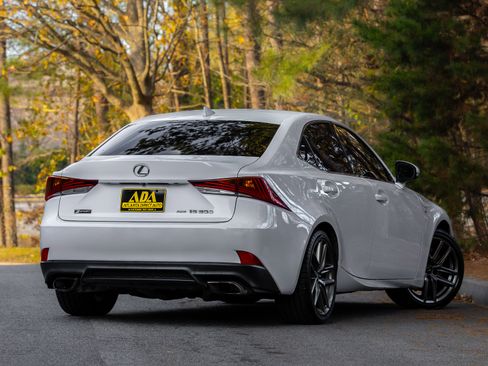 Used 2017 Lexus IS 300 AWD image 4