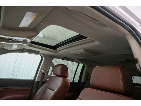 Used 2019 Chevrolet Suburban Premier image 11