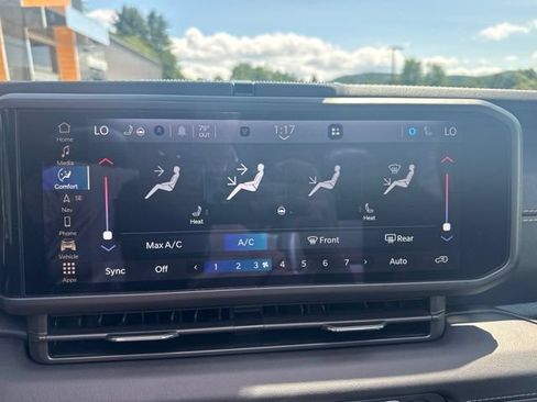 Used 2026 Jeep Wrangler Unlimited Sahara w/ Safety Group AWD/4WD image 21