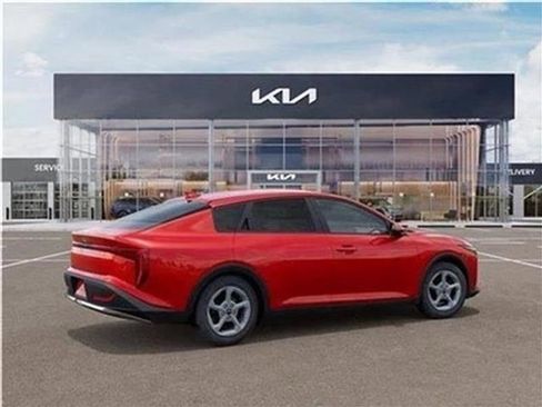 New 2025 Kia K4 LXS image 39