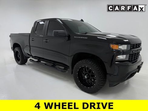 Used 2019 Chevrolet Silverado 1500 Custom w/ Custom Convenience Package AWD/4WD image 1