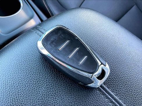 Used 2019 Chevrolet Equinox Premier AWD/4WD image 32