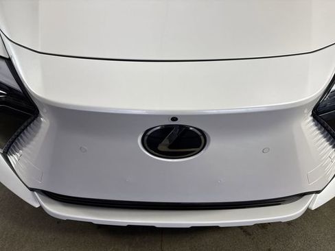 Used 2023 Lexus RZ 450e Premium image 29