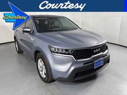 Used 2023 Kia Sorento LX FWD image 1