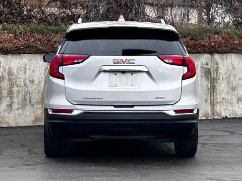 Used 2020 GMC Terrain SLT image 4