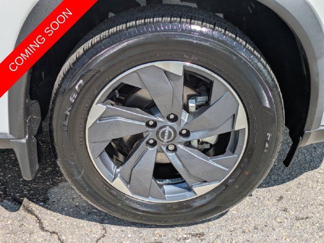 Used 2026 Nissan Rogue SV FWD image 8