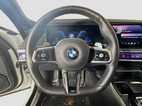 Used 2025 BMW 740i RWD image 13