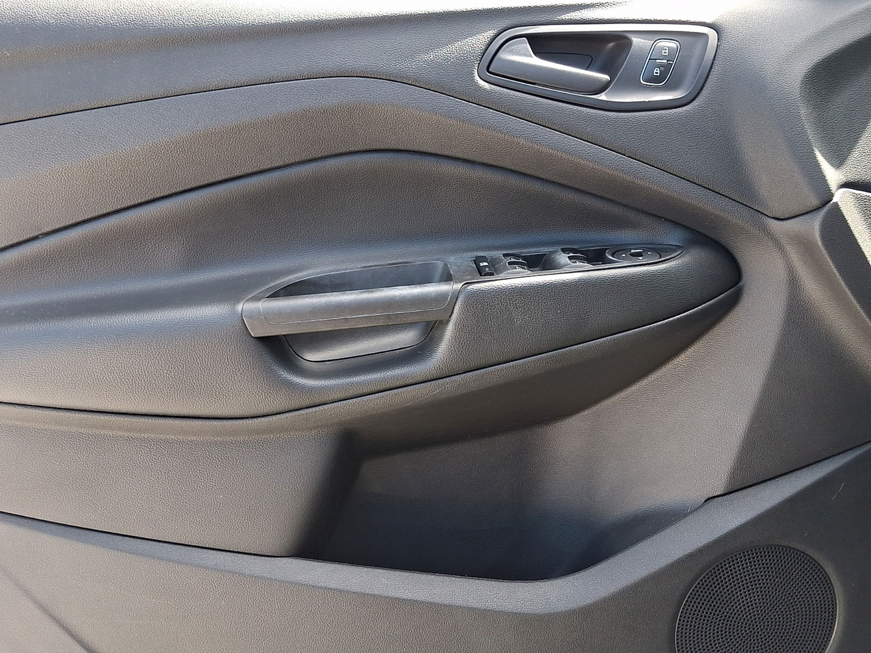 Used 2017 Ford Escape S FWD image 11