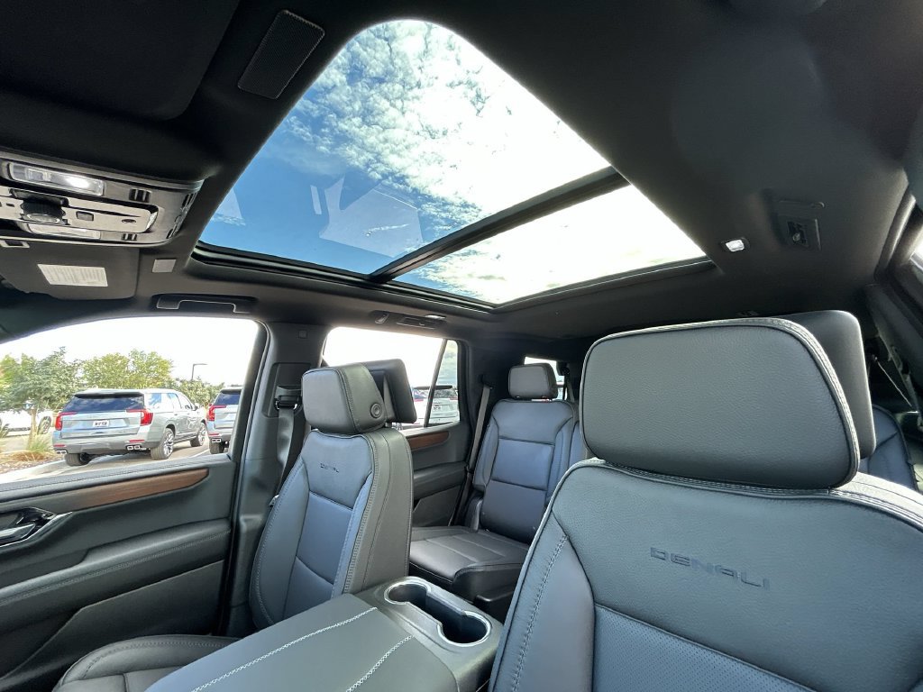 New 2026 GMC Yukon Denali w/ Denali Reserve Package AWD/4WD image 19