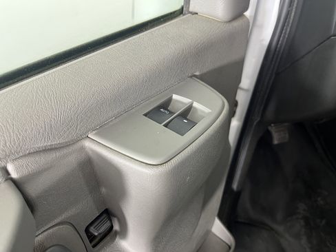 Used 2016 GMC Savana 2500 image 17