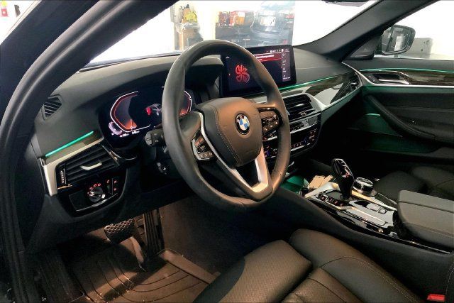 Used 2023 BMW 540i w/ Executive Package RWD image 7