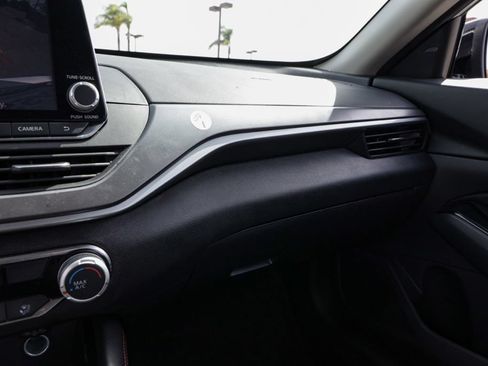 Used 2024 Nissan Altima 2.5 SR FWD image 29