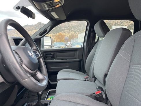 Used 2024 RAM 3500 Tradesman w/ Chrome Appearance Group image 18