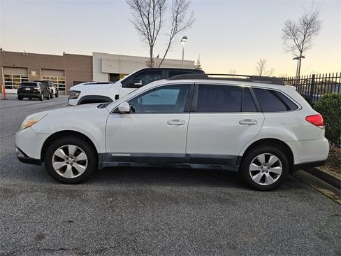 Used 2010 Subaru Outback 2.5i Premium image 5