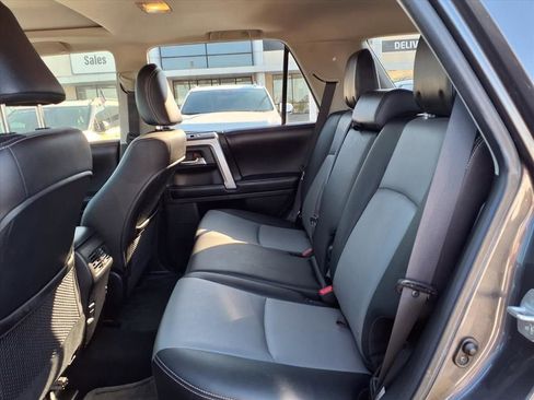 Used 2016 Toyota 4Runner SR5 Premium RWD image 17