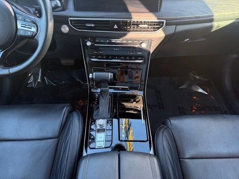 Used 2020 Kia Cadenza Limited image 31