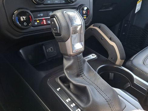 New 2026 Ford Bronco Badlands AWD/4WD image 7