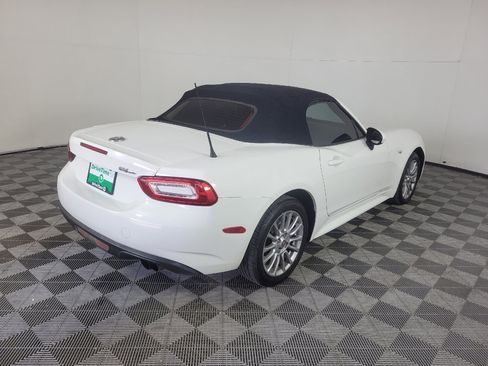 Used 2017 FIAT 124 Spider Classica RWD image 9