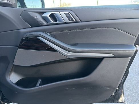 Used 2025 BMW X7 xDrive40i image 12