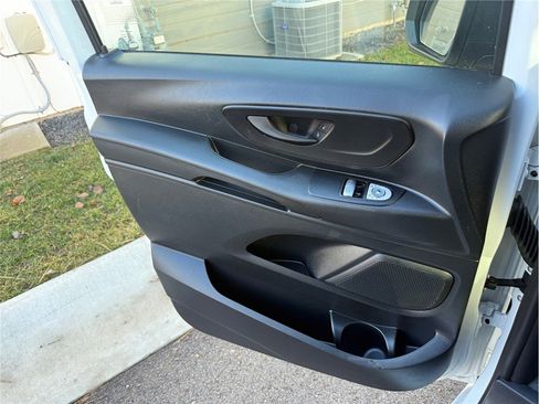 Used 2023 Mercedes-Benz Metris image 25