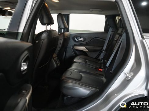 Used 2017 Jeep Cherokee Limited AWD/4WD image 24