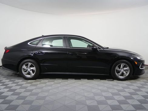 Used 2023 Hyundai Sonata SE FWD image 2