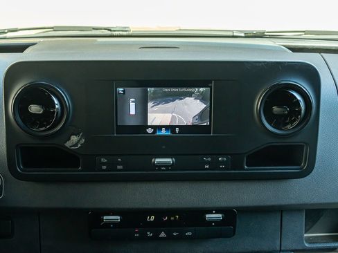 Used 2021 Mercedes-Benz Sprinter 2500 image 18