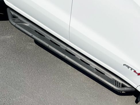 Used 2024 GMC Sierra 1500 AT4 image 18