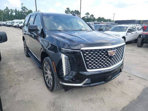 Used 2026 Cadillac Escalade 4WD image 2