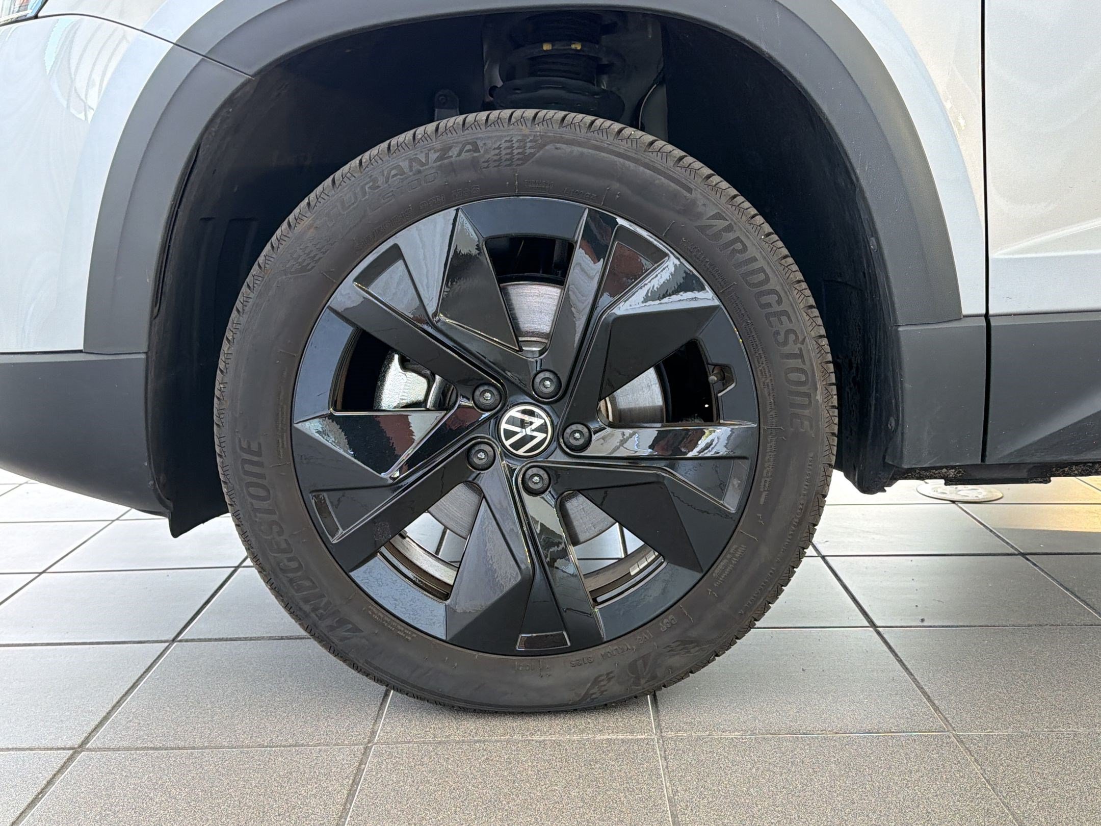 Certified 2026 Volkswagen Taos SE FWD image 13