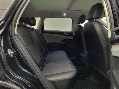 Used 2022 Volkswagen Taos SE image 29